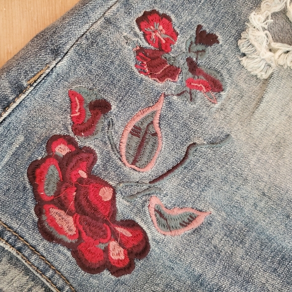 Harmony & Havoc Distressed Embroidered Jeans Size 12 - Picture 3 of 7